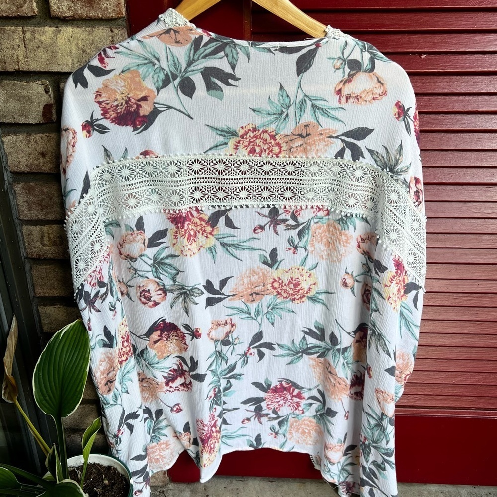 Charlotte Russe short sleeve cardigan - women S/M - Picture 3 of 6
